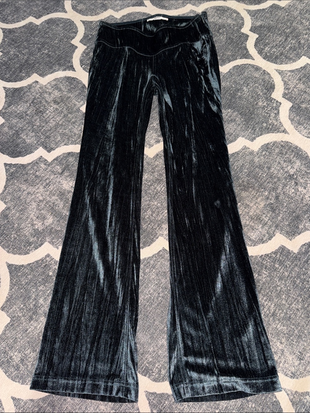 Kimchi Blue velvet pants M